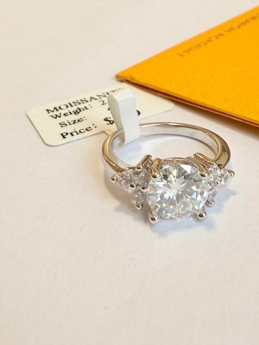  — Ring 2ct
