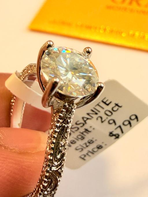  — Ring 2ct