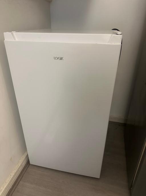  — Under counter freezer
