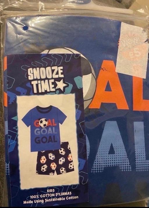  — Boys pyjamas age 6/7 years