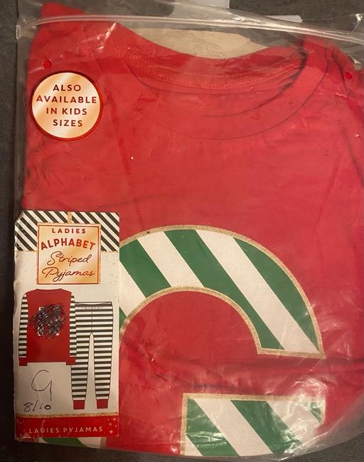  — Initial letter G pyjamas size 8-10