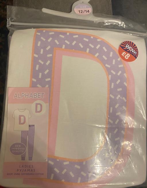  — Initial letter D pyjamas size 12-14