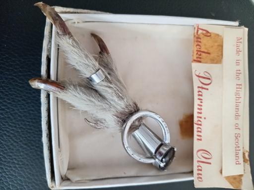  — tarmagon lucky brooche