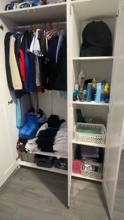  — Wardrobe set