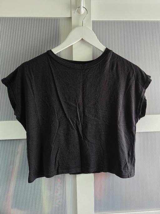  — Age 10-12 H&M black cropped boxy tshirt