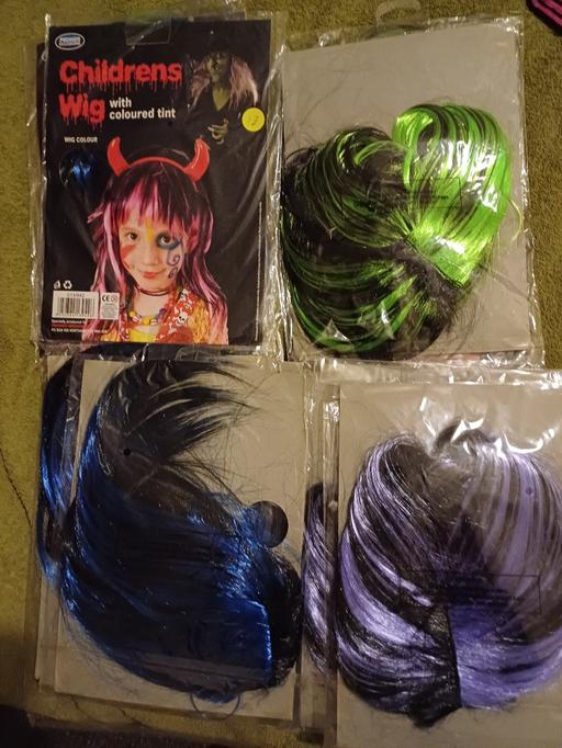  — kids small wigs. new