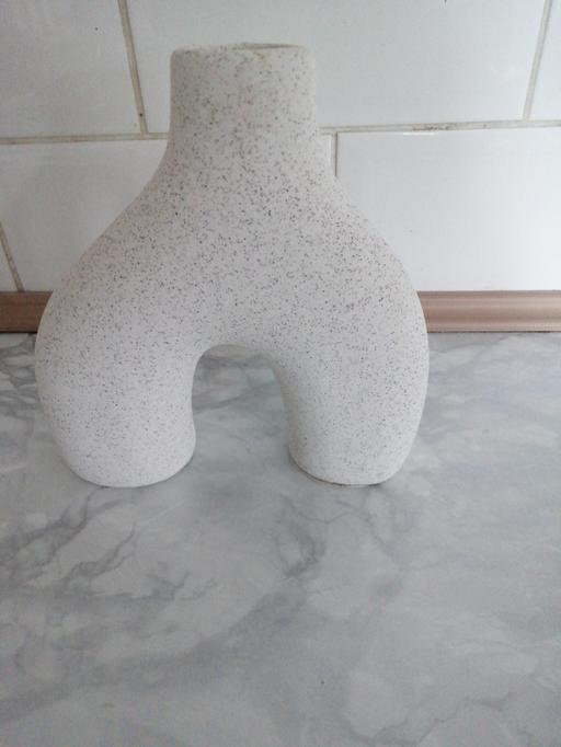  — Decor