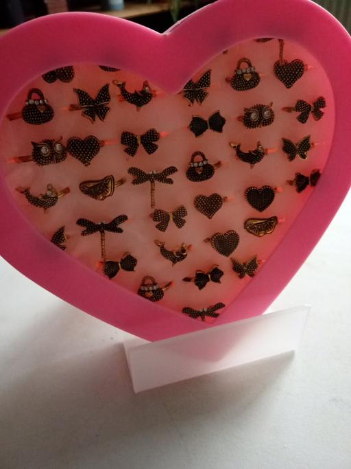  — new box of girls dress rings set