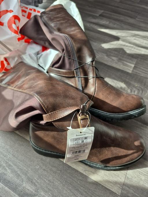  — size 7 boots new £15