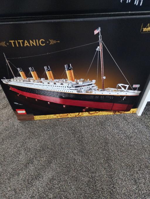  — Lego Icons. Titanic