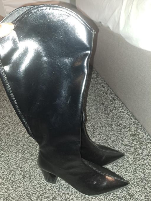  — Woman boots