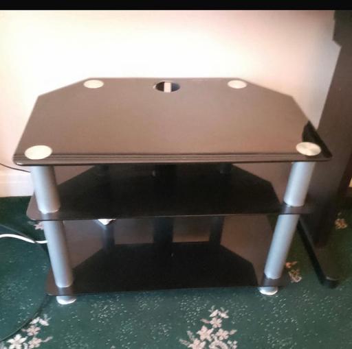  — Tv stand