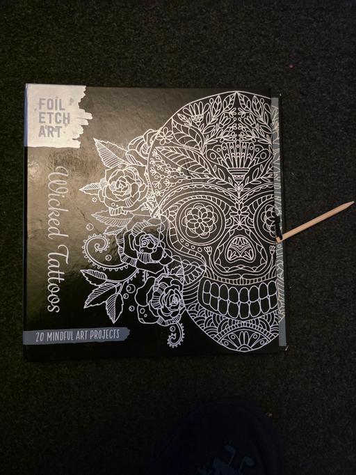  — tatto foil art book new