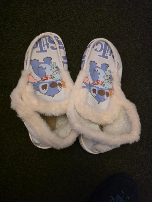  — stitch slippers size 9