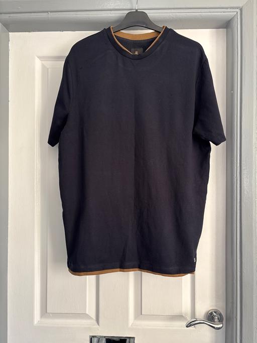  — Men’s top