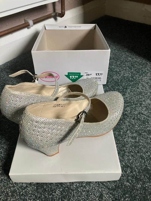  — Glitter silver shoes