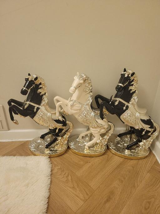 — 3x Horse Ornaments