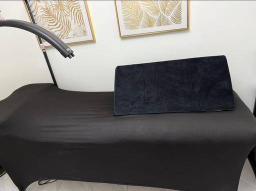  — Beauty bed and light with accessories