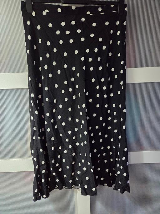  — Size 16 PRIMARK polka dot midi skirt
