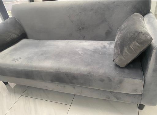  — Sofa with 2x arm chairs