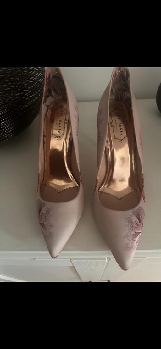  — ted bake shoes size 7