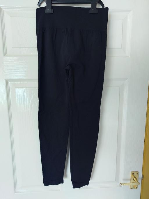  — Women's black gym leggings size L