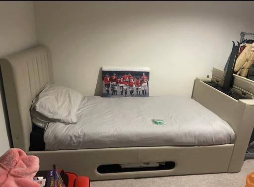  — Beige Single TV Bed + 32” Samsung TV £150 ONO