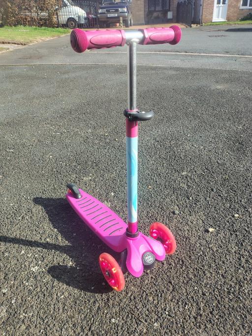  — 3 wheel scooter