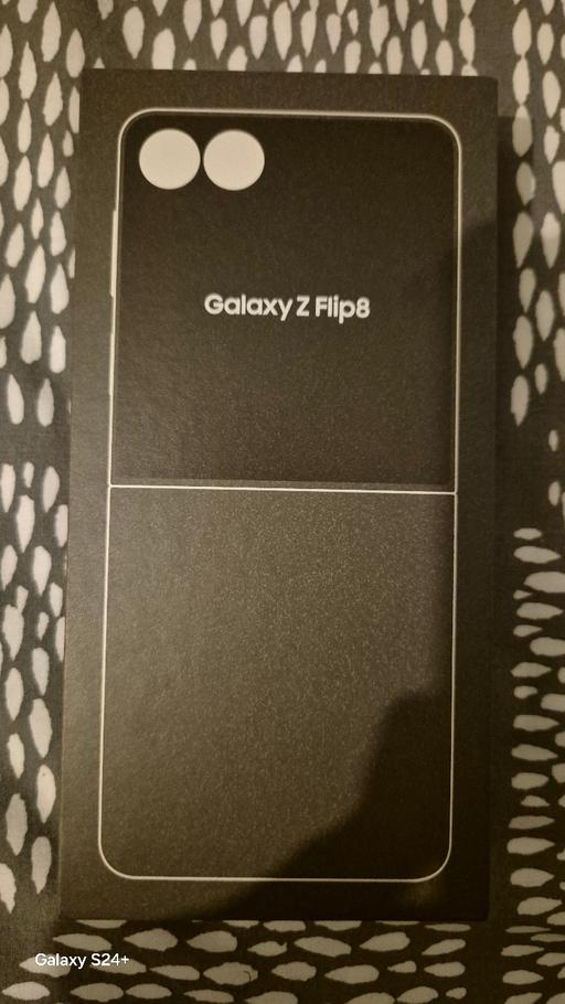  — GALAXY Z FLIP 8
