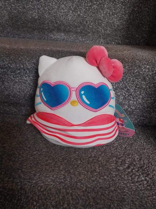 — New. Hello Kitty Squishmallow