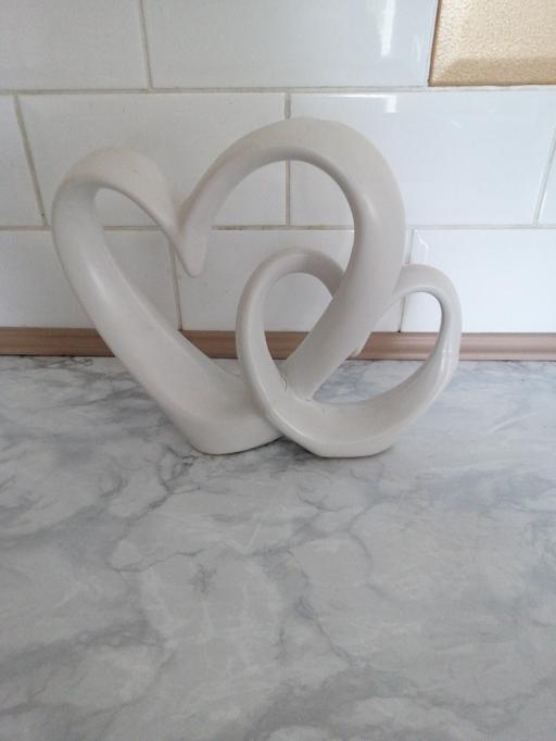  — Decor
