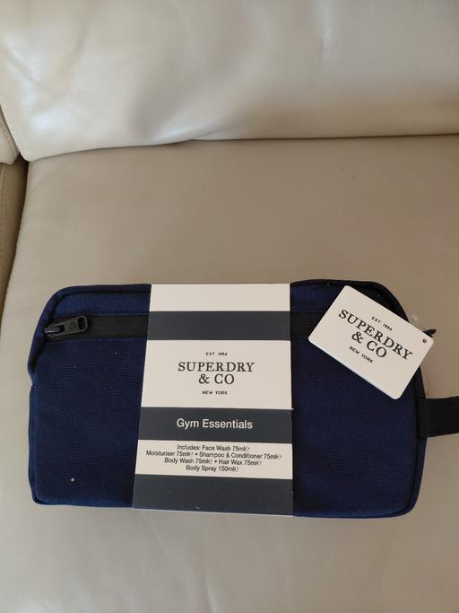  — Men's Superdry