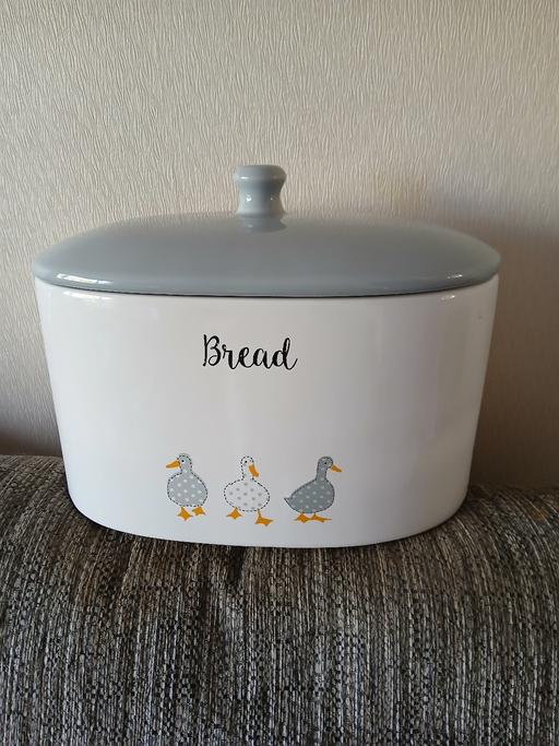  — Crock Bread Bin