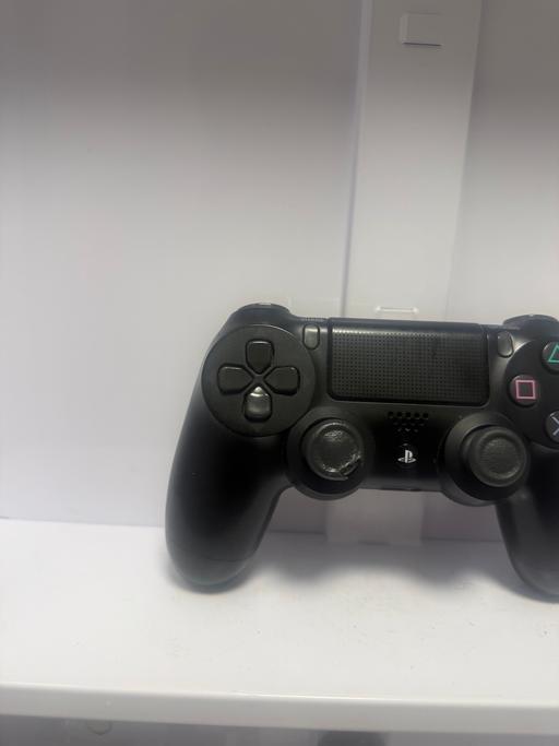  — Dualshock 4 Black PS4 Controller