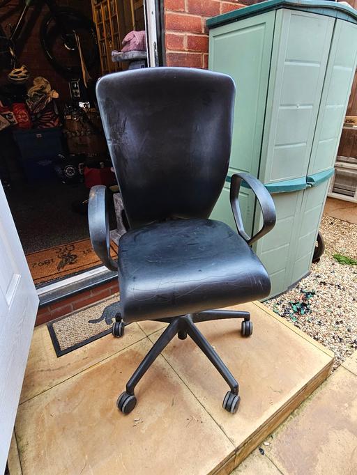  — Executive Leather Chair