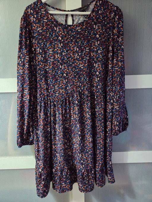  — Size 12-14 NEW LOOK dress