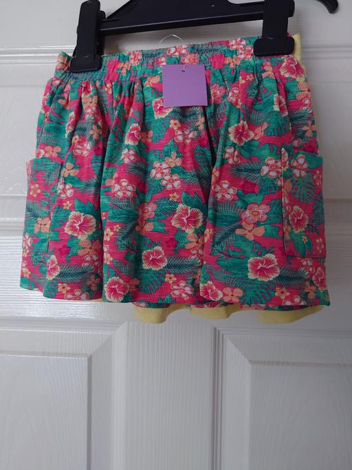  — Girls pack of 2 skirts size 18-24 months