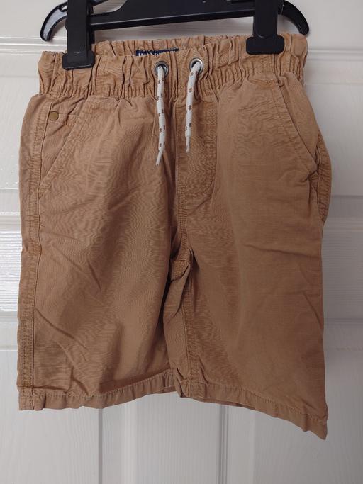  — Boys brown cargo shorts size 7 years