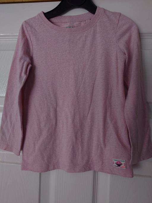  — Girls pink long sleeve top size 3 years