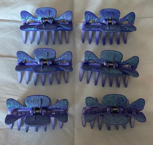  — 6 large claw clips