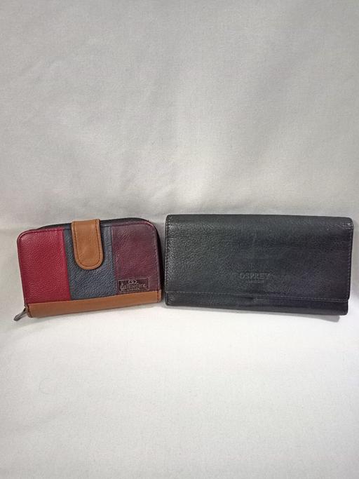  — 2 LEATHER PURSES OSPREY & QUENCHY LONDON.