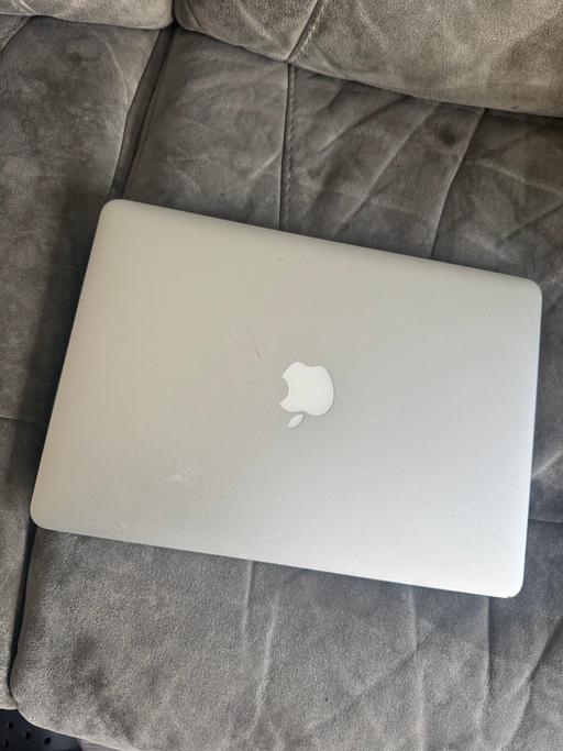  — Apple MacBook Air 13" Laptop