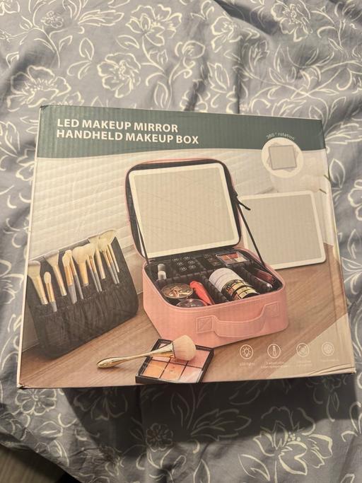  — LED Makeup Mirror Make-up Box