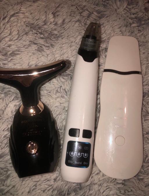  — Facial tools