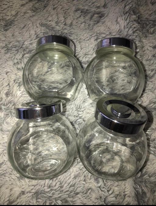  — Storage jars