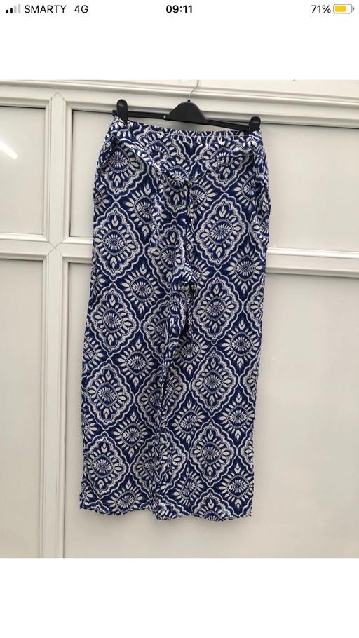 — (Size 16) F&F trousers