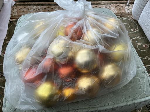  — Bag of Christmas tree baubles
