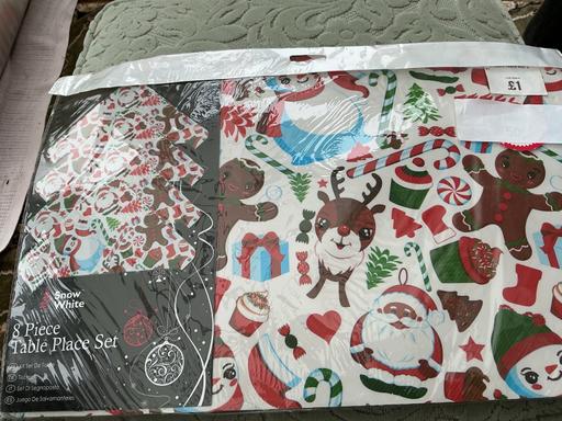  — Christmas table mats