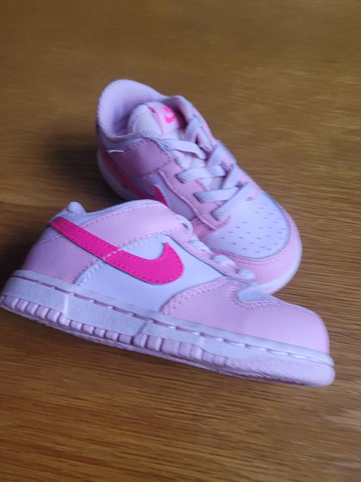  — Nike trainers