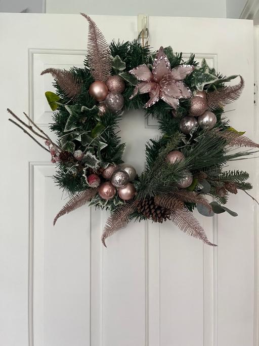  — Large Christmas wreath